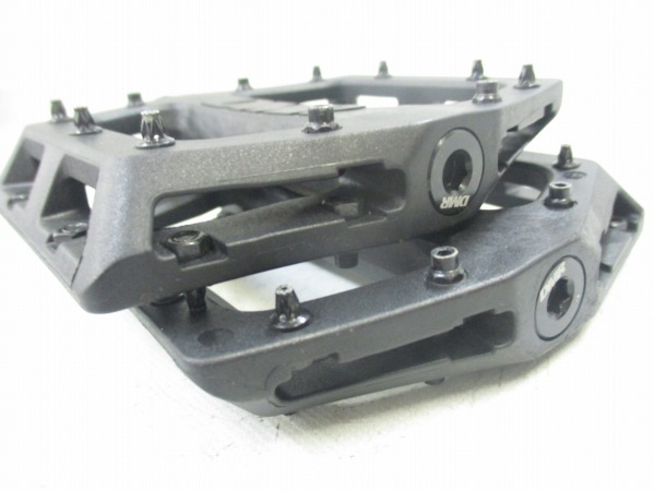 フラットペダル V11 ブラック