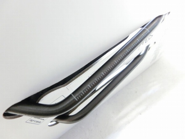 【未使用】サドル ANTARES R3 Kiumレール 141mm