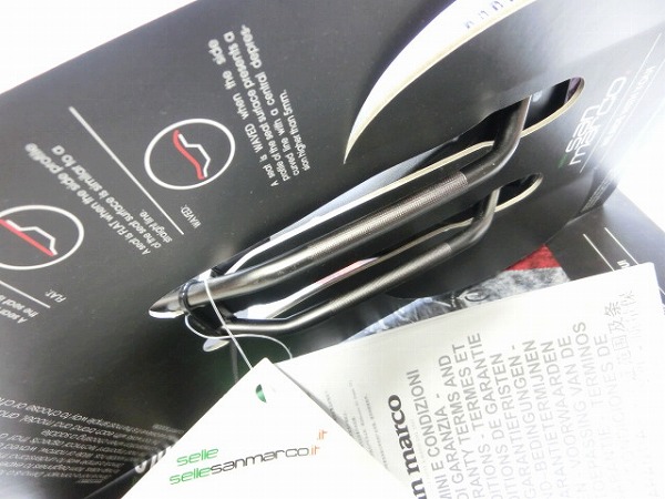 サドル MANTRA RACING PROTEK XSILITE ブラック 146mm