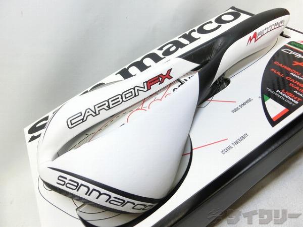 サドル MANTRA CARBONFX ホワイト/ブラック 140mm