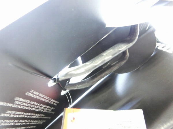 サドル MANTRA CARBONFX ホワイト/ブラック 140mm