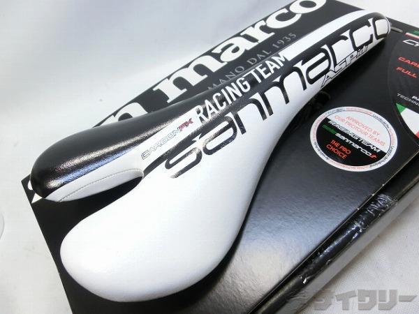 サドル ASPIDE CARBONFX RACING TEAM ホワイト 131mm