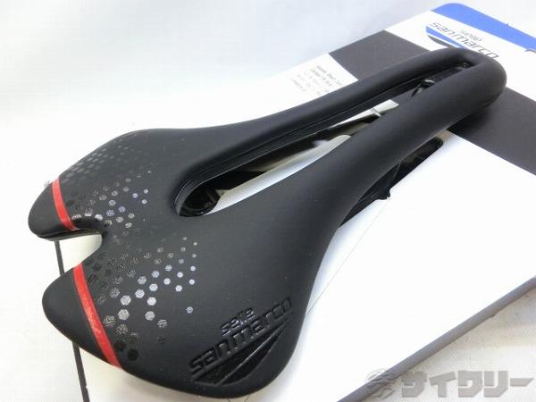 サドル ASPIDE SHORT OPEN CARBONFX 155mm