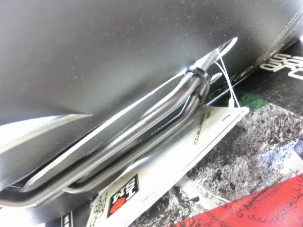 サドル REGALE RACING XSILITE ホワイト/ブラック 138mm