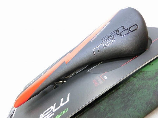 サドル REGALE CARBONFX TEAM レッド 148mm