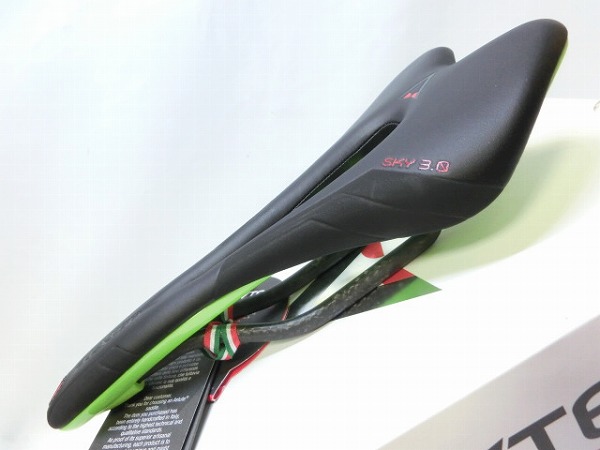 サドル SKYLITE VT 3.0 カーボンレール ブラック/ライム