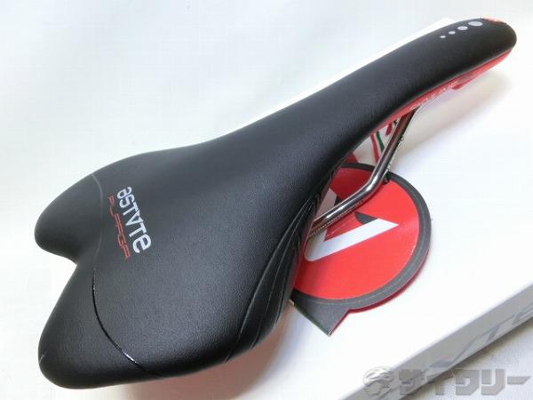 サドル SKYLINE SR チタンバナジウムレール　ブラック/レッド