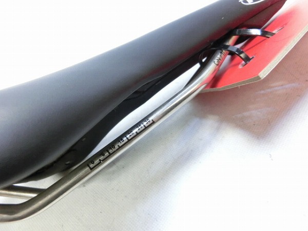 サドル ブラック CrN/ Ti Alloyレール