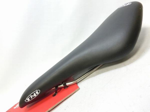 サドル ブラック CrN/ Ti Alloyレール