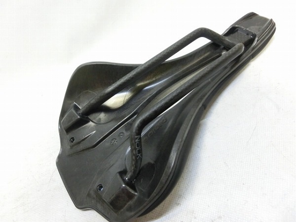 サドル SCRATCH PAS M5 NACKカーボンレール