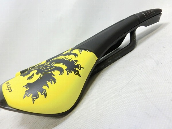 サドル SCRATCH M5 NACK ALBERTO BETTIOLモデル