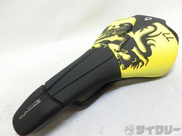 サドル SCRATCH M5 NACK ALBERTO BETTIOLモデル