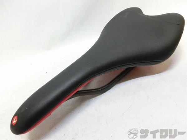 サドル SKYLITE SR カーボンレール ブラック/レッド ※べたつき