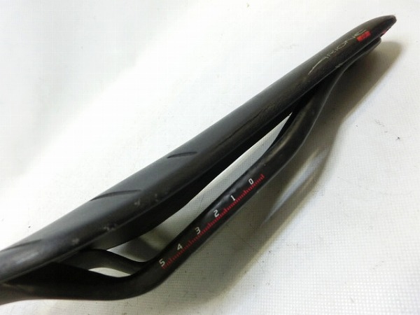 サドル ARIONE 00 CARBONBRAIDED