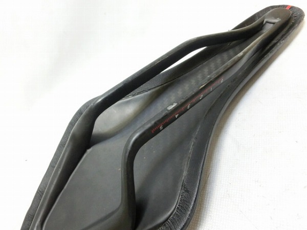 サドル ARIONE 00 CARBONBRAIDED