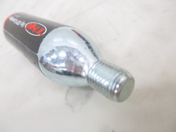 CO2ボンベ ねじ切り シルバー