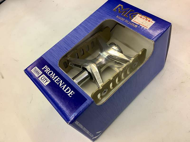 フラットペダル PROMENADE チタンカラー