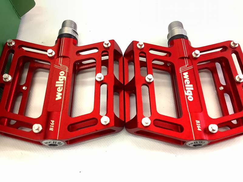 フラットペダル B164 レッド