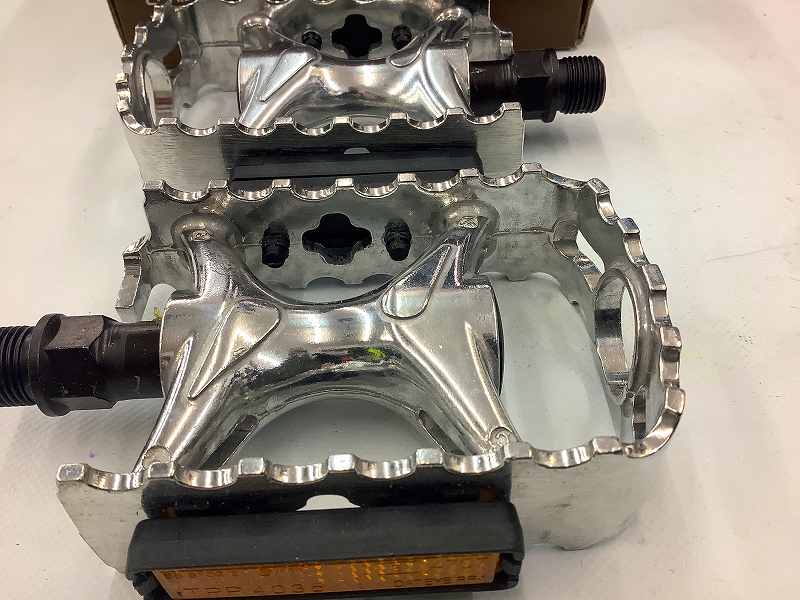 フラットペダル LU-A9