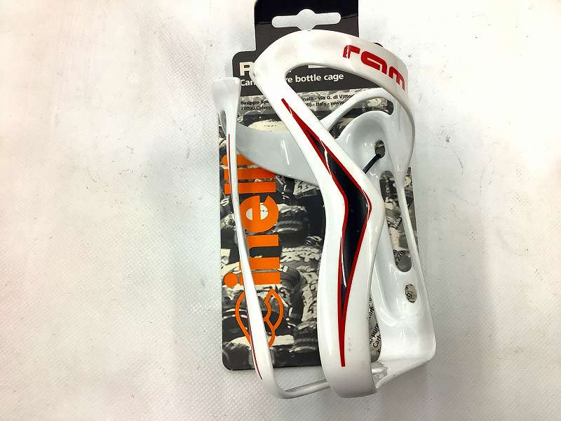 カーボンボトルケージ RAM ホワイト