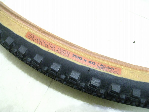 グラベルタイヤ RADDLER TCS 700×40c
