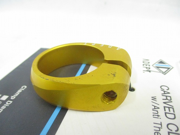 シートクランプ CARVED CLAMP ゴールド φ31.8mm ※擦れ傷あり