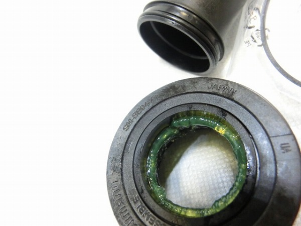 圧入ボトムブラケット XTR SM-BB94　41a 