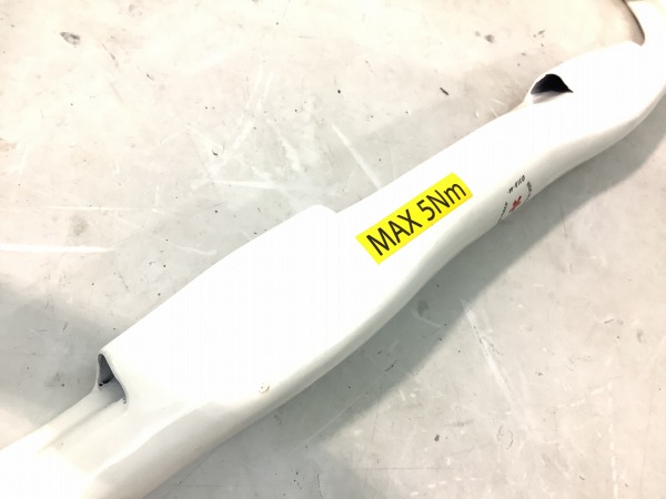 カーボンドロップハンドル NEO MORPHE ホワイト 440/31.8㎜