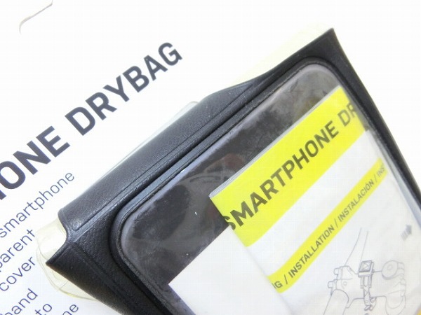 スマートフォンケース　SMARTPHONE DRYBAG M ※汚れあり