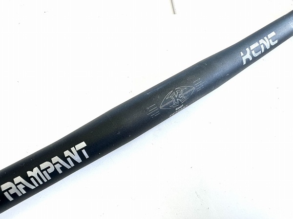 フラットバーハンドル RAMPANT 約515mm（実測）/25.4mm カットあり