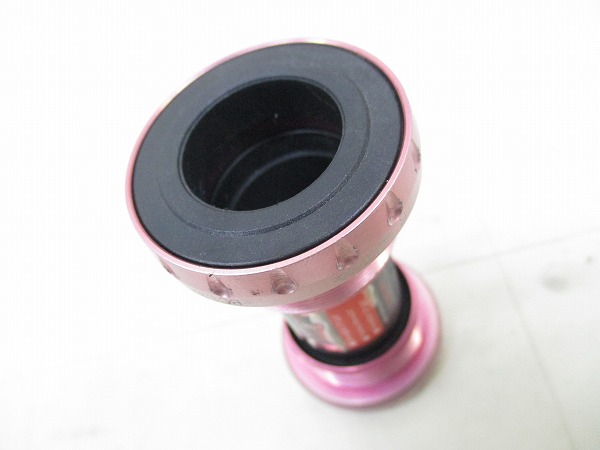 ボトムブラケット EX-TYPE JIS 68mm ピンク