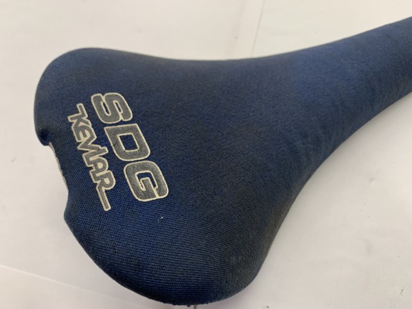 サドル COMP Ti KEVLAR