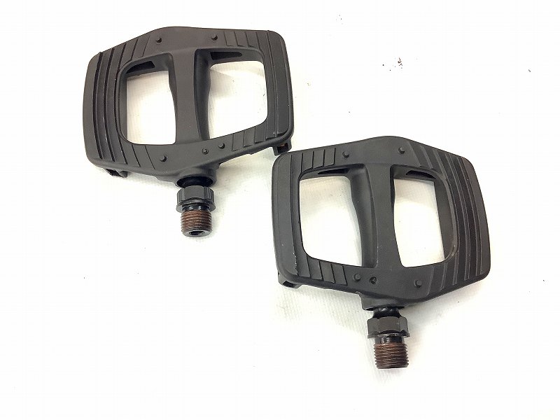 フラットペダル