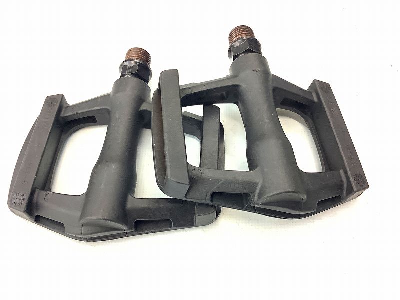 フラットペダル