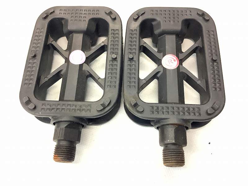 フラットペダル