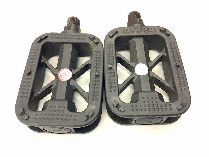 フラットペダル