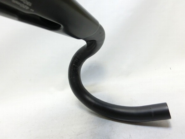 ステム一体型カーボンドロップハンドル METRON 6D 420mm