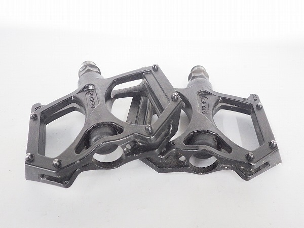 フラットペダル M195