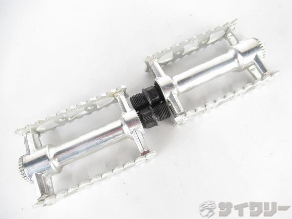 フラットペダル　シルバー