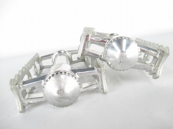 フラットペダル　シルバー