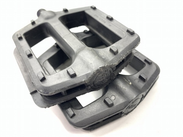 フラットペダル ブラック