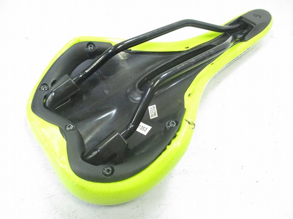 サドル ブラック/イエロー