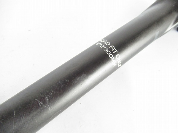 カーボンシートポスト　27.2mm/300mm（表記）