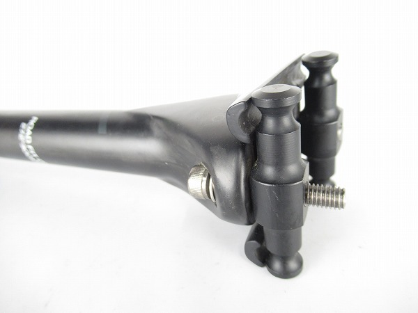 カーボンシートポスト　27.2mm/300mm（表記）