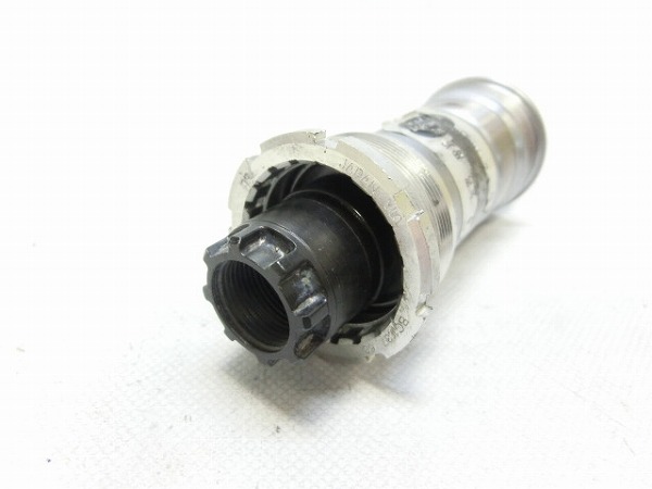ボトムブラケット 型番不明 JIS/68mm 109.5mm オクタリンク