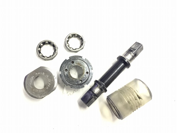 ボトムブラケット JIS/68mm スクエア 112.8mm(実測)