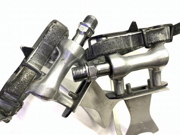 フラットペダル RX-1 NJS トゥクリップ付き