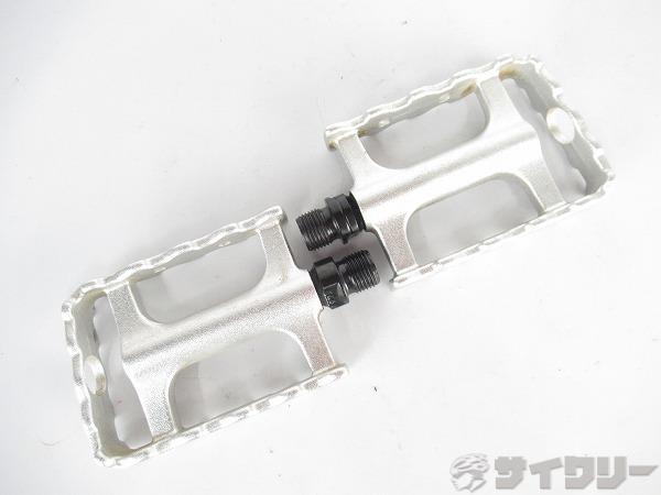 フラットペダル　シルバー