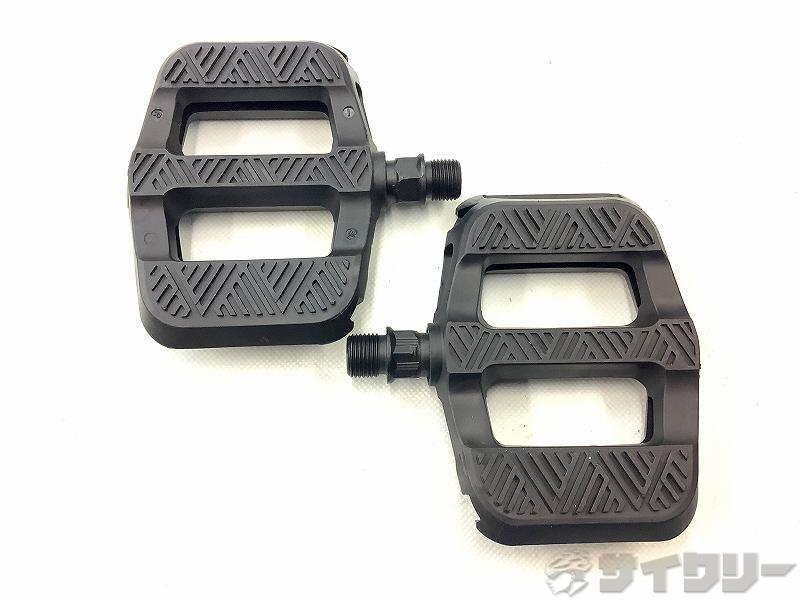 フラットペダル　樹脂