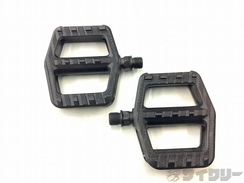 フラットペダル　樹脂